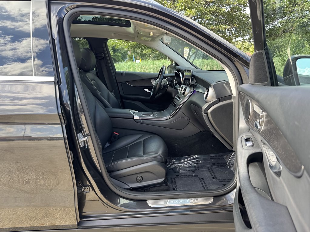 2020 Mercedes-Benz GLC-Class Image 28