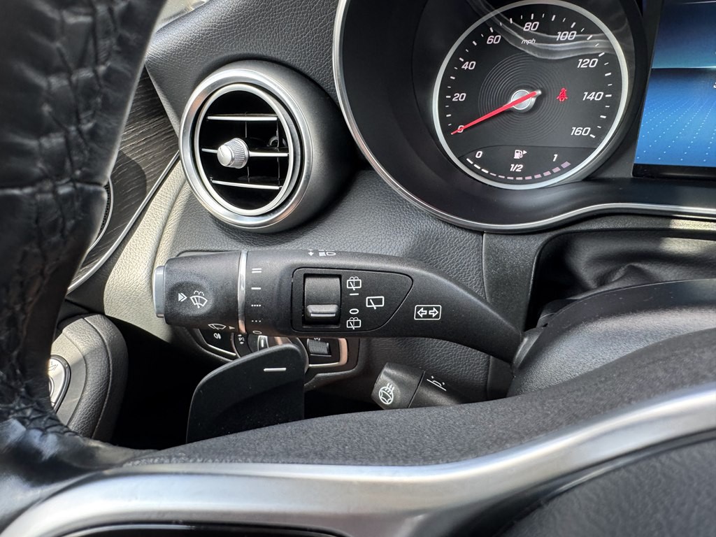 2020 Mercedes-Benz GLC-Class Image 36