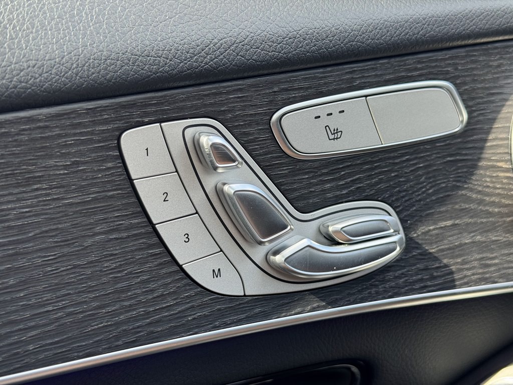 2020 Mercedes-Benz GLC-Class Image 38
