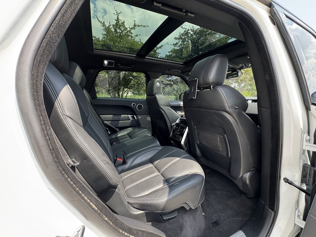 2016 Land Rover Range Rover Image 32