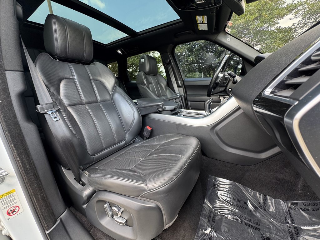 2016 Land Rover Range Rover Image 35