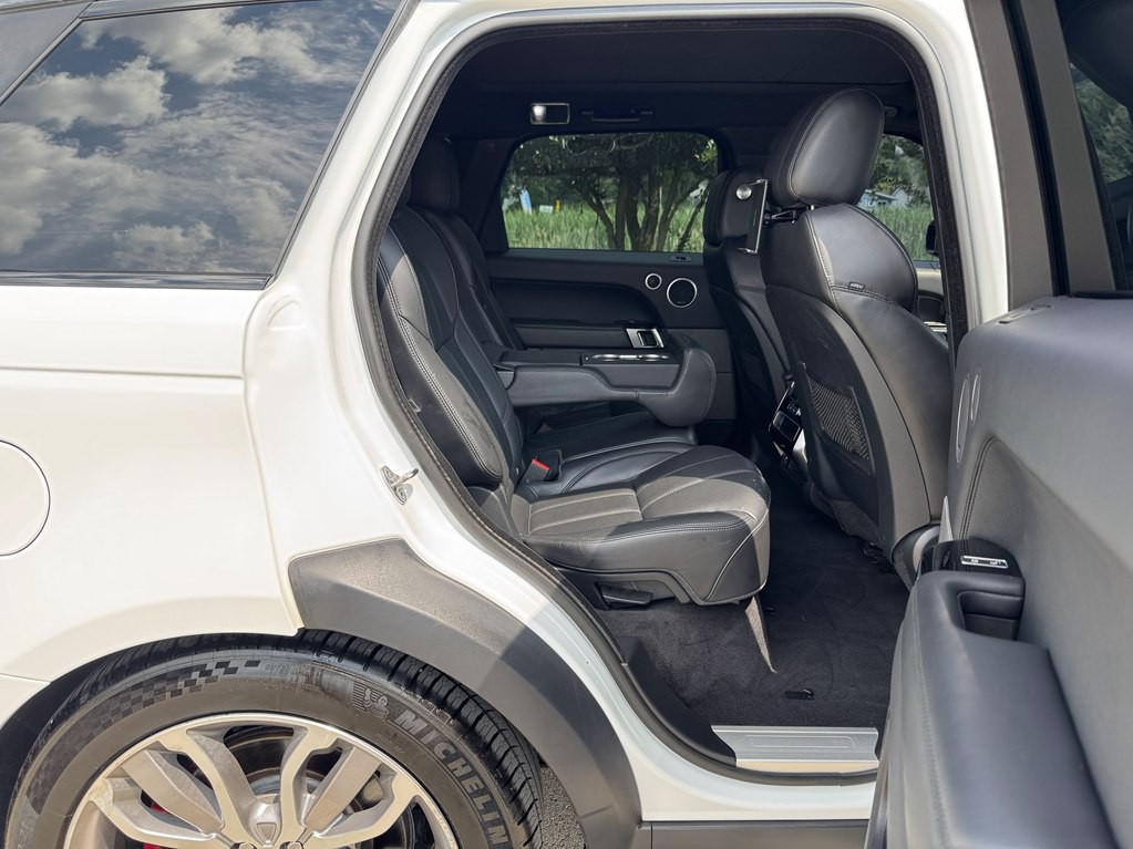2016 Land Rover Range Rover Image 36