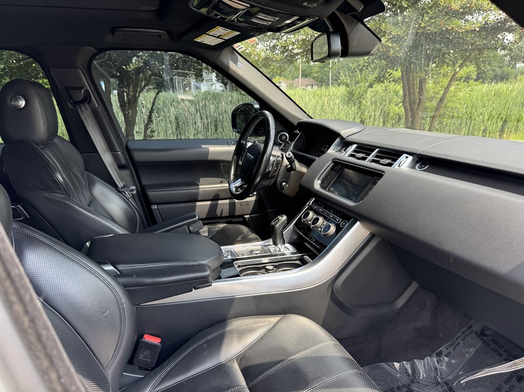 2016 Land Rover Range Rover Image 39