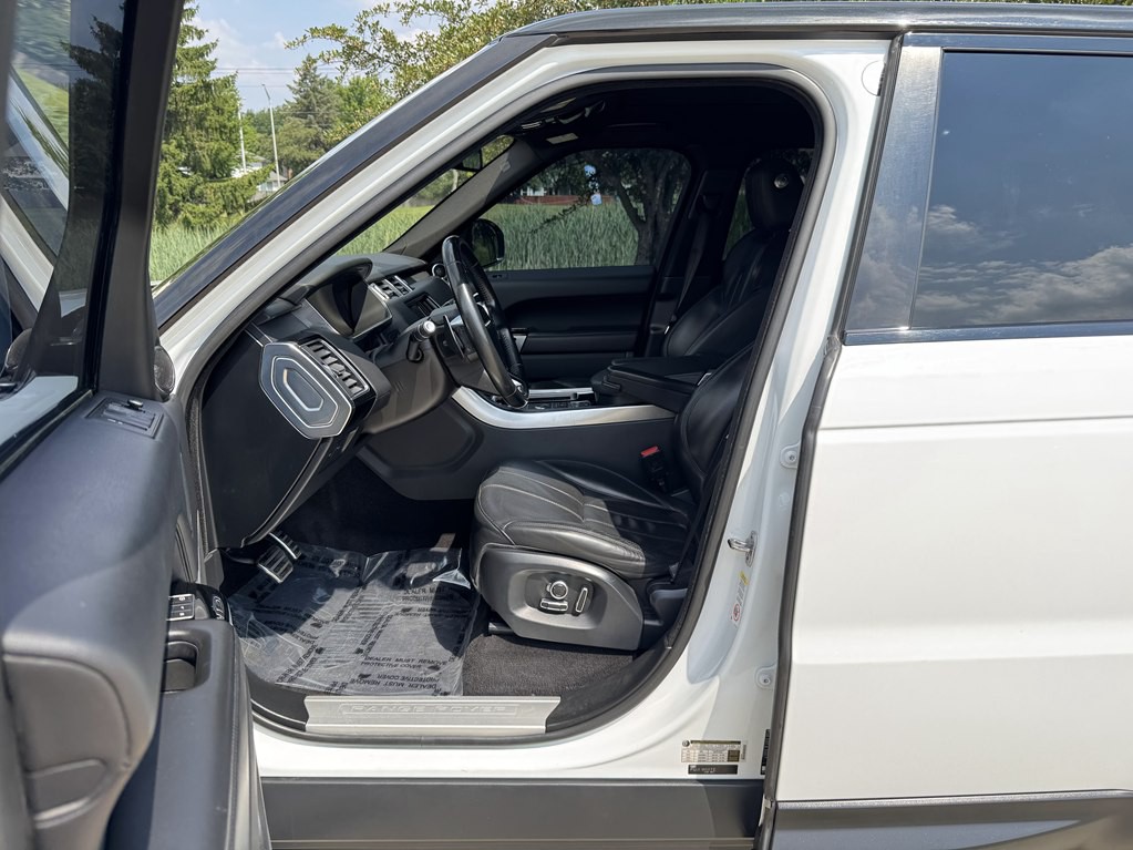 2016 Land Rover Range Rover Image 42