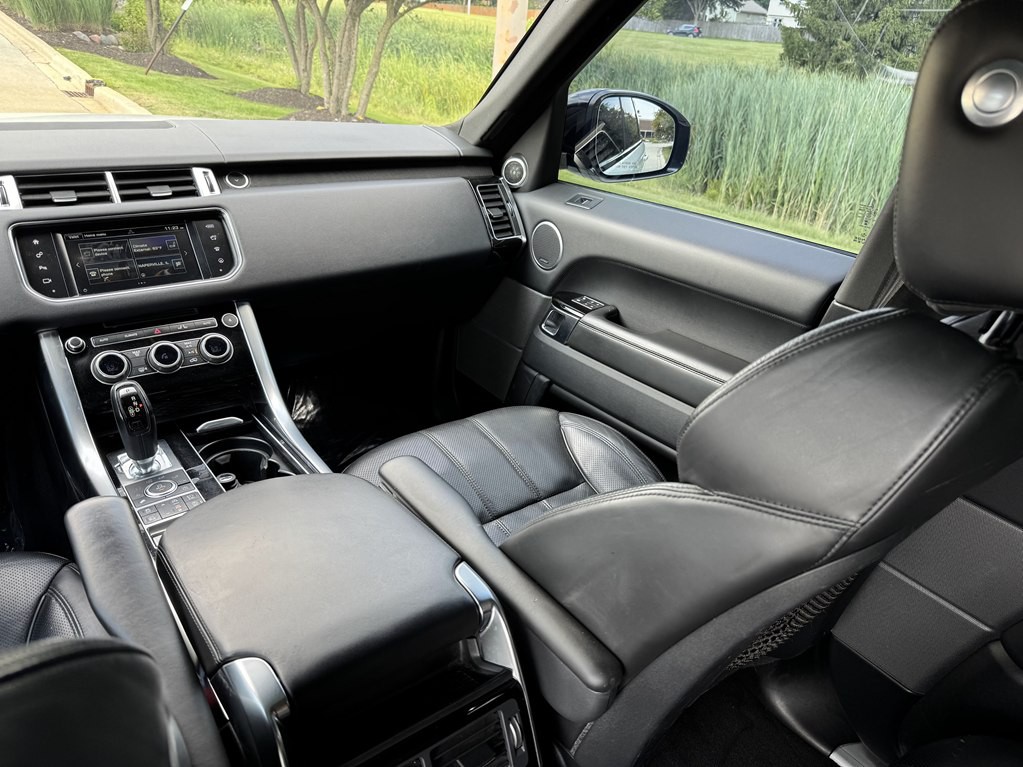 2016 Land Rover Range Rover Image 45