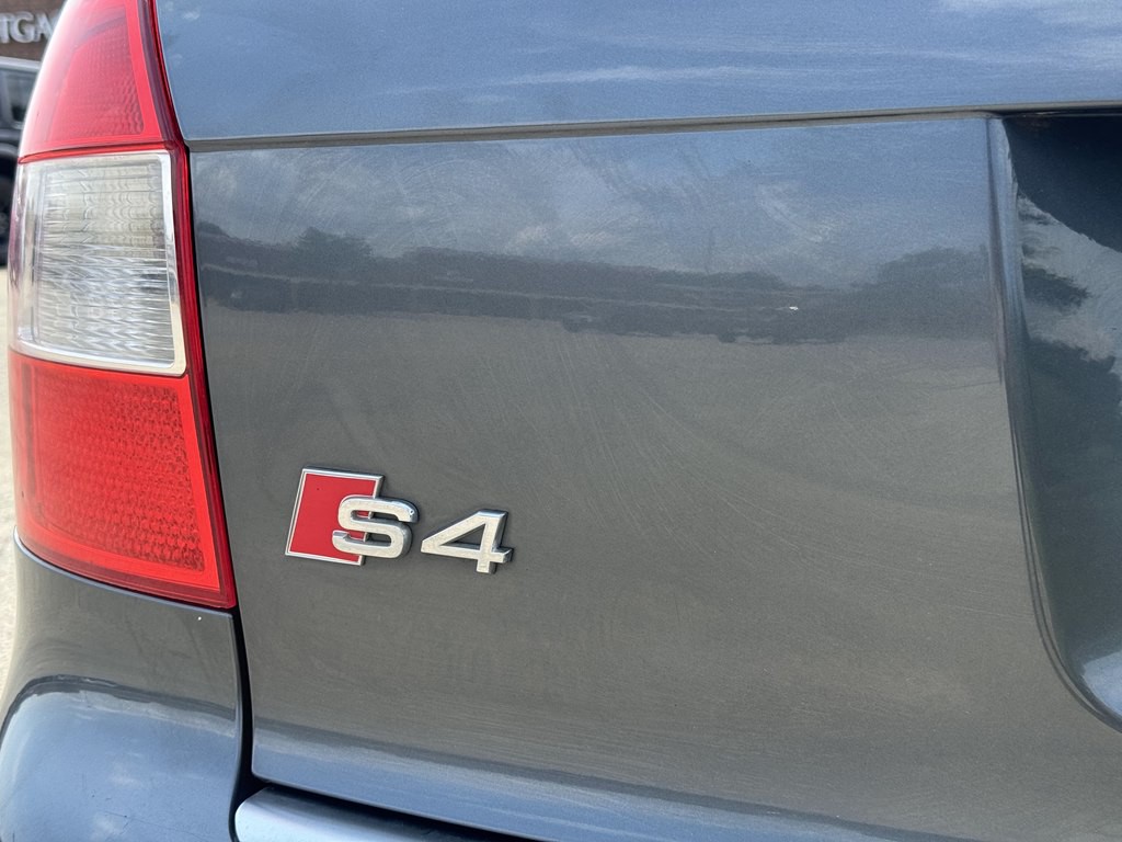 2005 Audi S4 Image 11