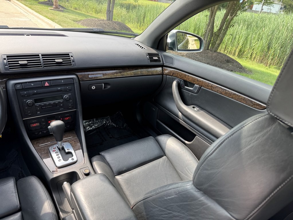 2005 Audi S4 Image 26