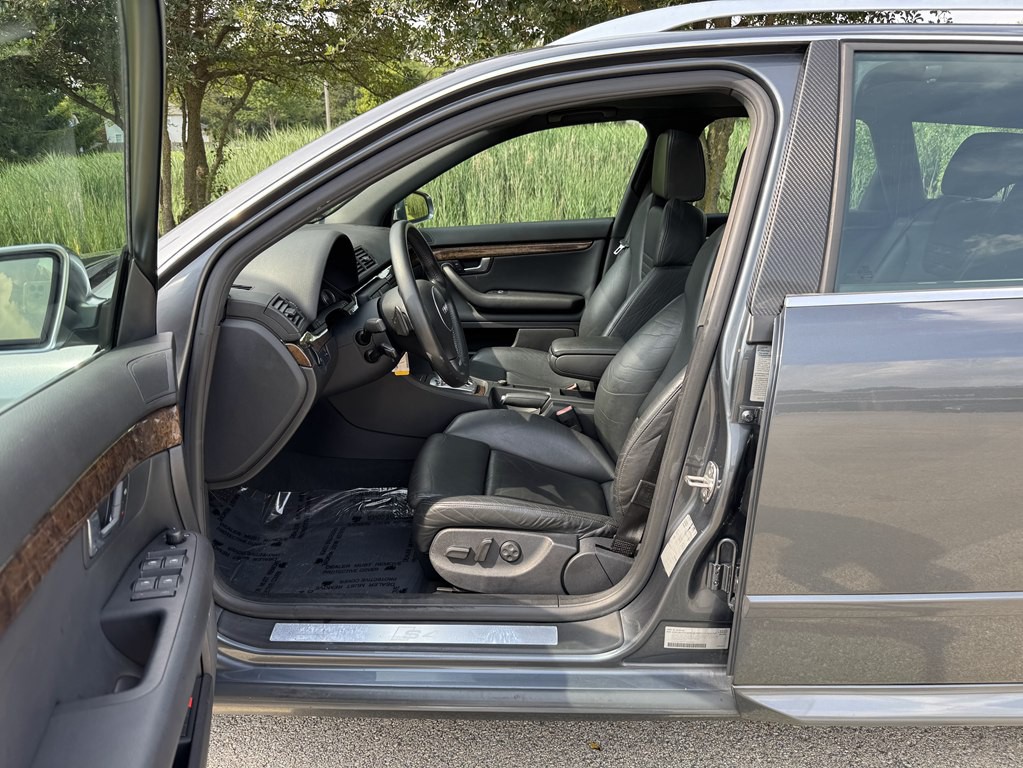 2005 Audi S4 Image 32