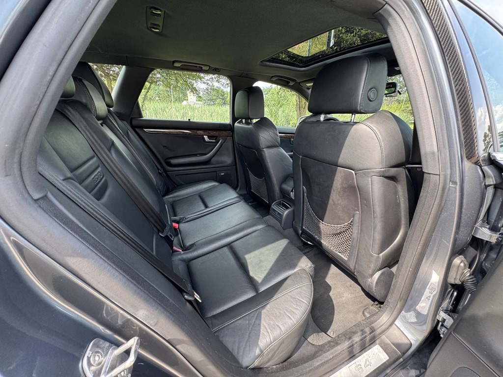 2005 Audi S4 Image 39