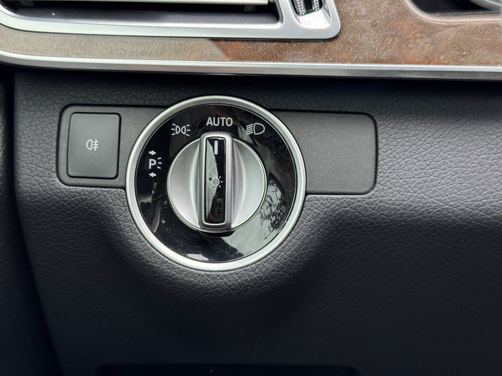 2015 Mercedes-Benz E-Class Image 37
