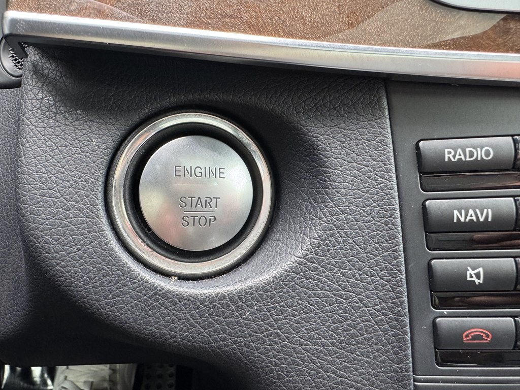 2015 Mercedes-Benz E-Class Image 40