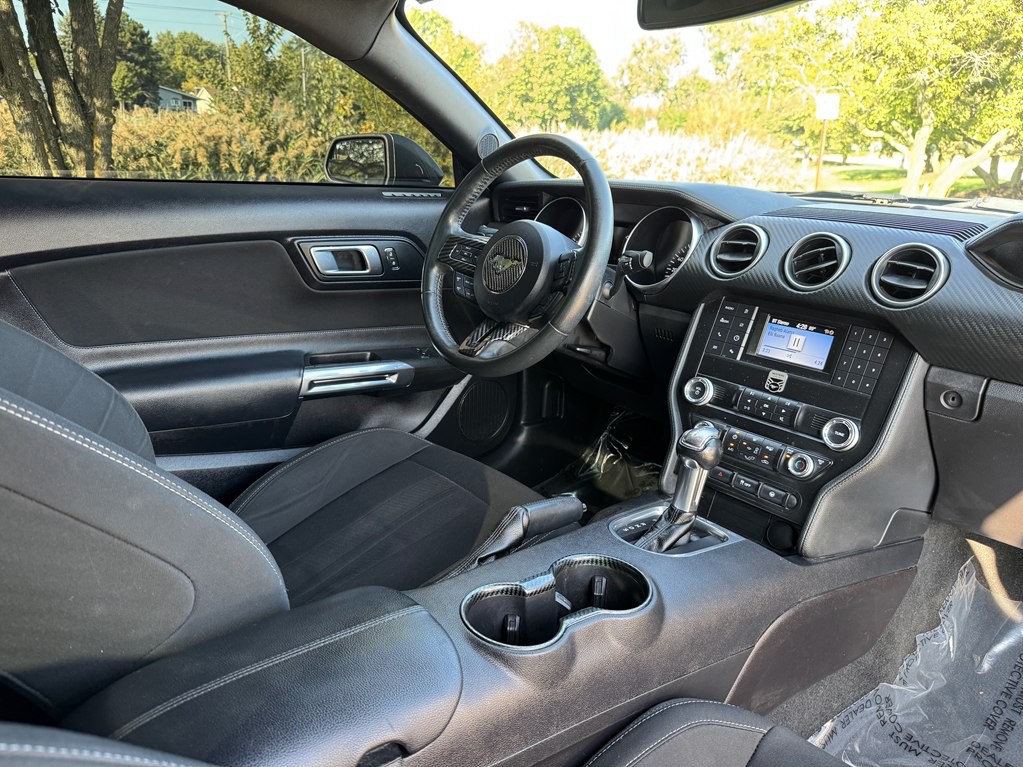 2019 Ford Mustang Image 21