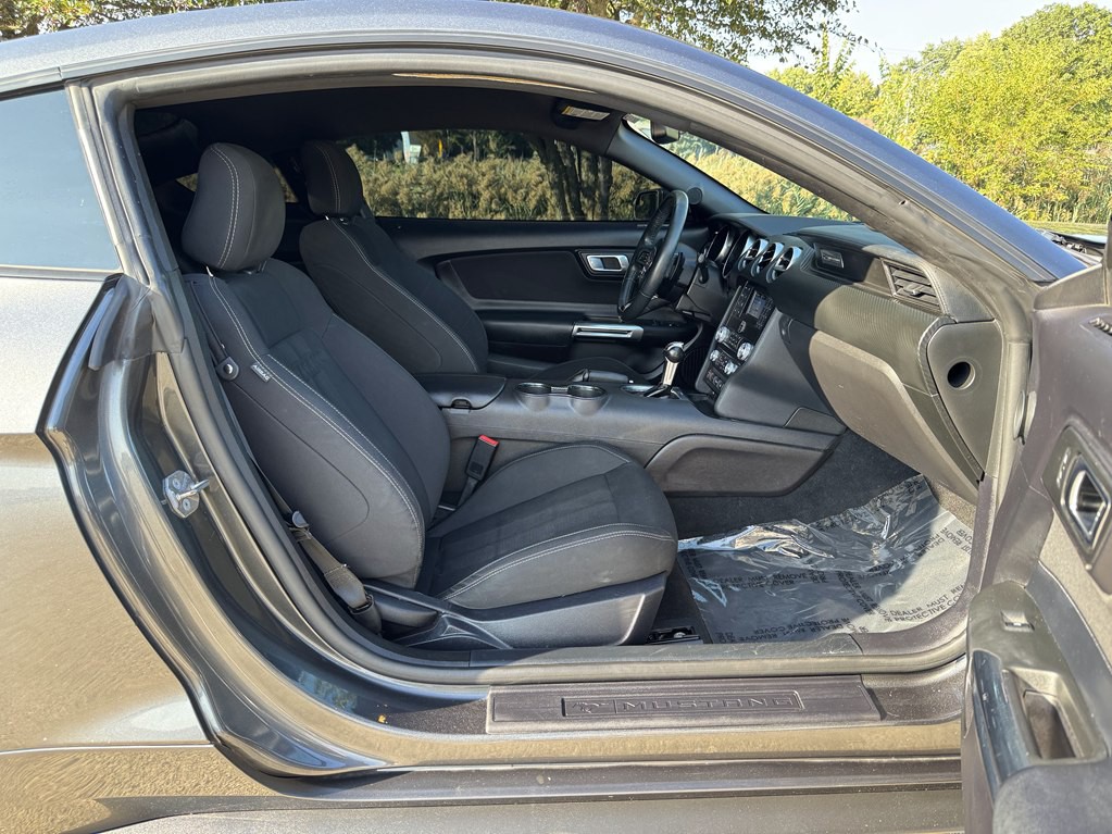 2019 Ford Mustang Image 22