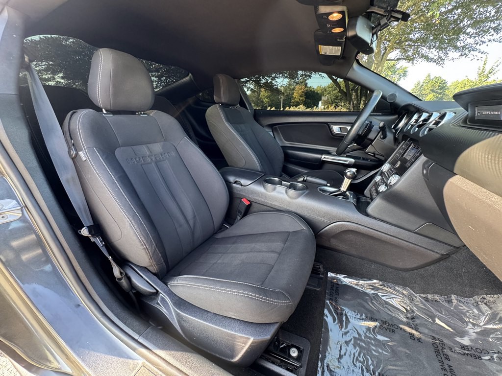 2019 Ford Mustang Image 25