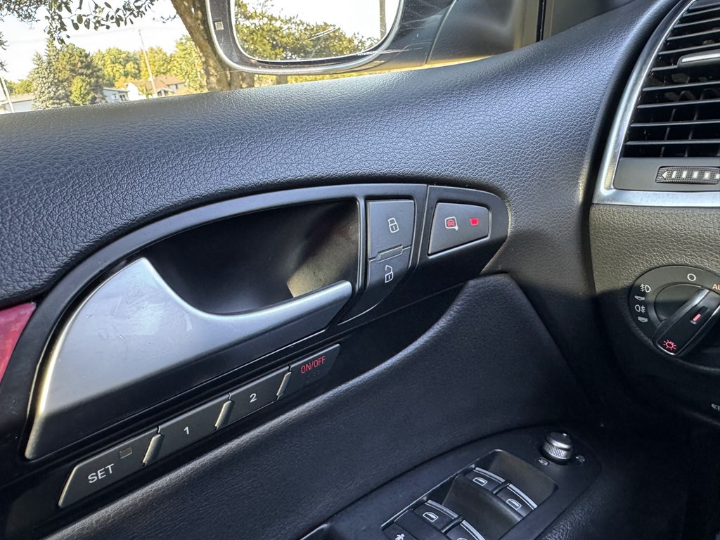 2015 Audi Q7 Image 25