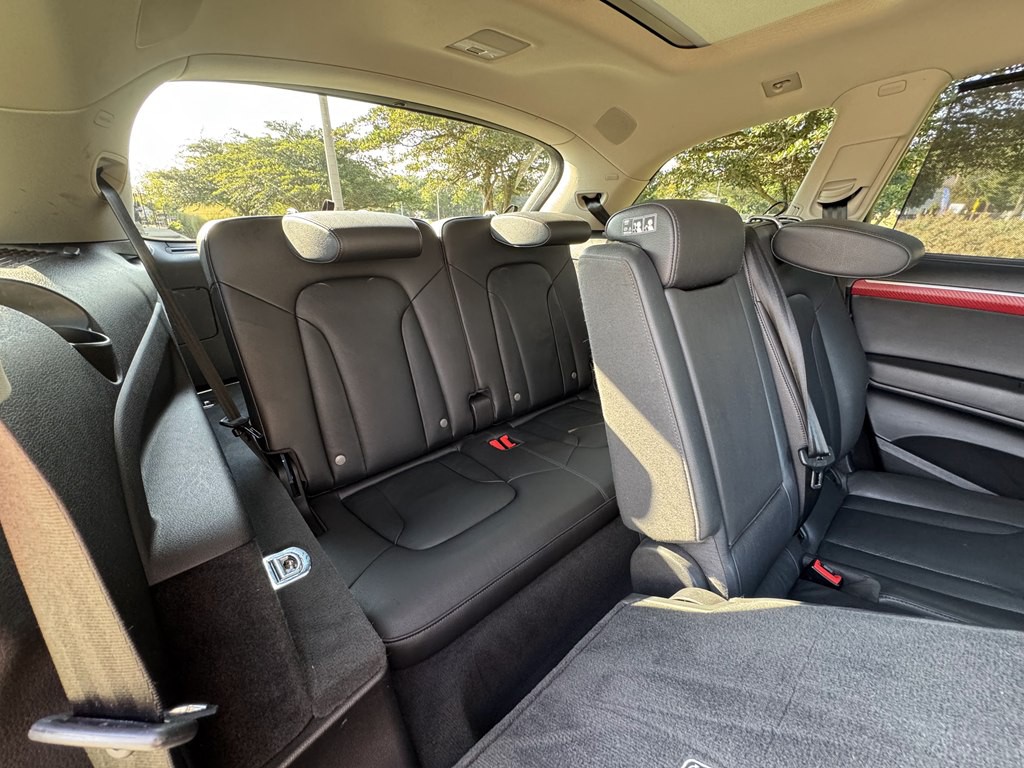 2015 Audi Q7 Image 32