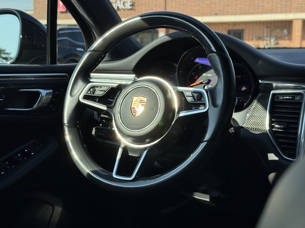 2016 Porsche Macan Image 11
