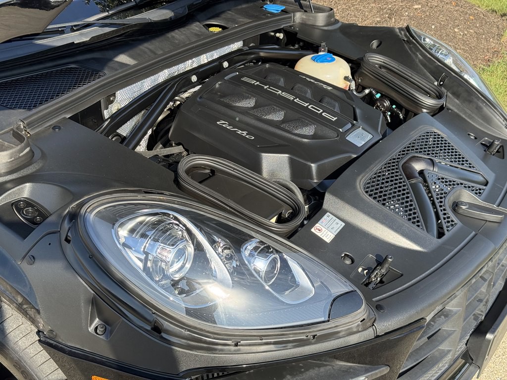 2016 Porsche Macan Image 17