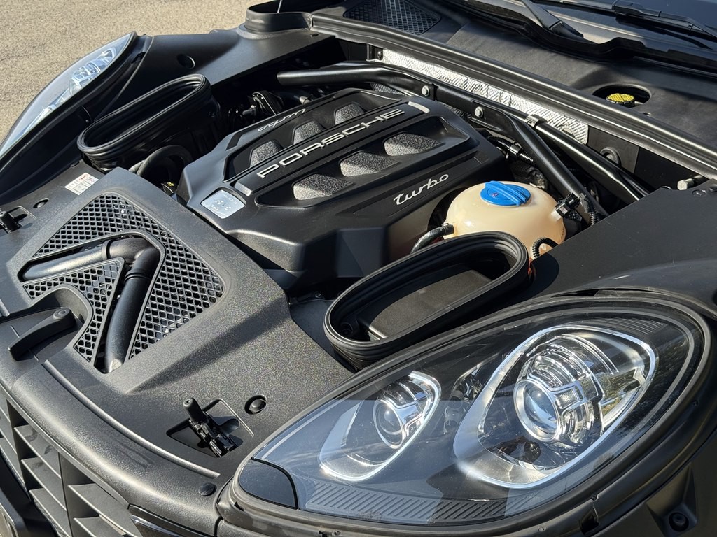 2016 Porsche Macan Image 19