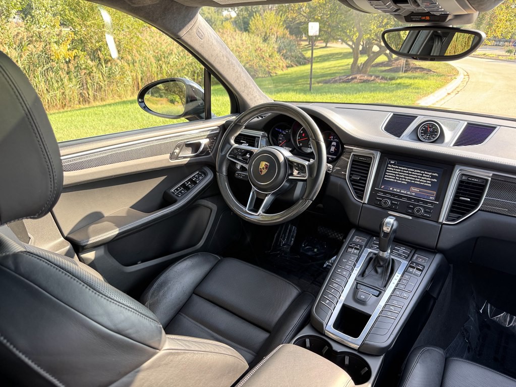 2016 Porsche Macan Image 27