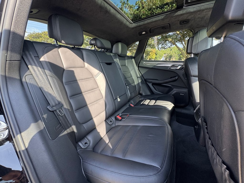 2016 Porsche Macan Image 29