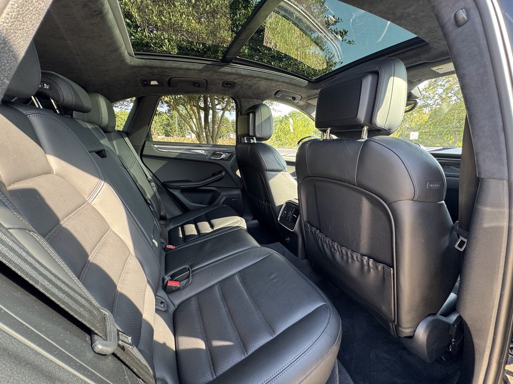 2016 Porsche Macan Image 31