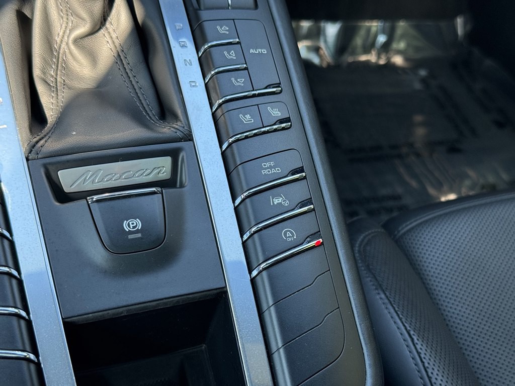 2016 Porsche Macan Image 44