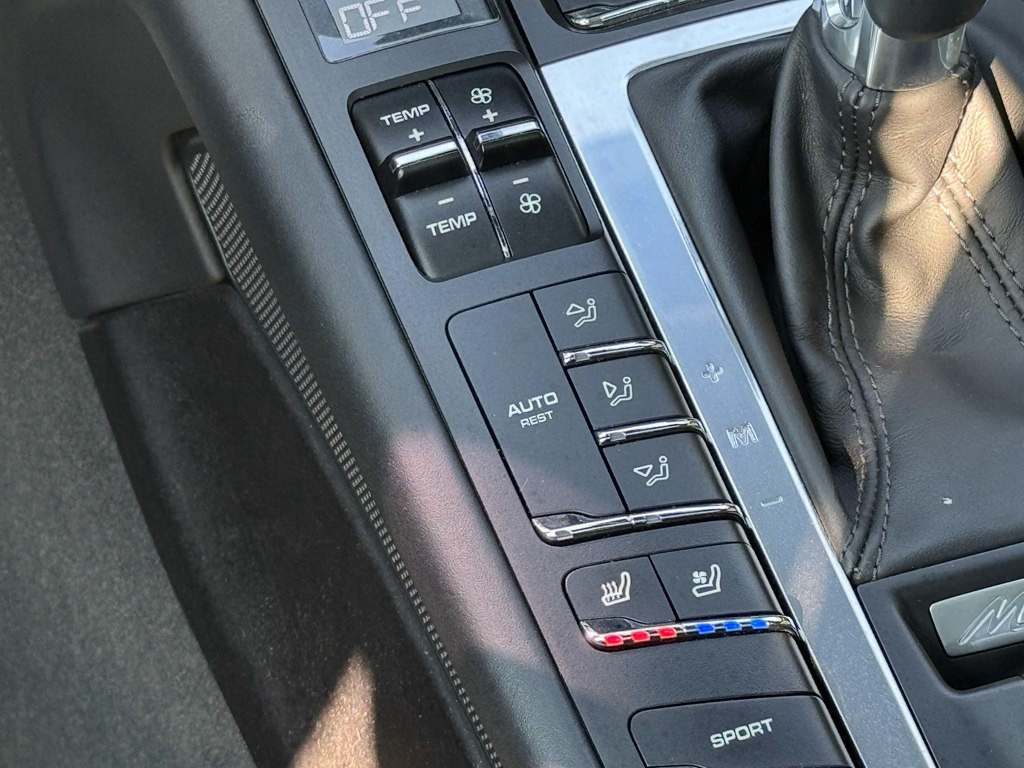 2016 Porsche Macan Image 46