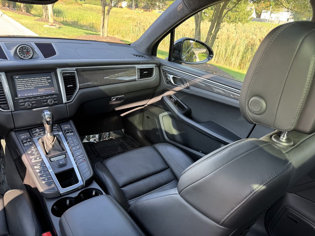 2016 Porsche Macan Image 51