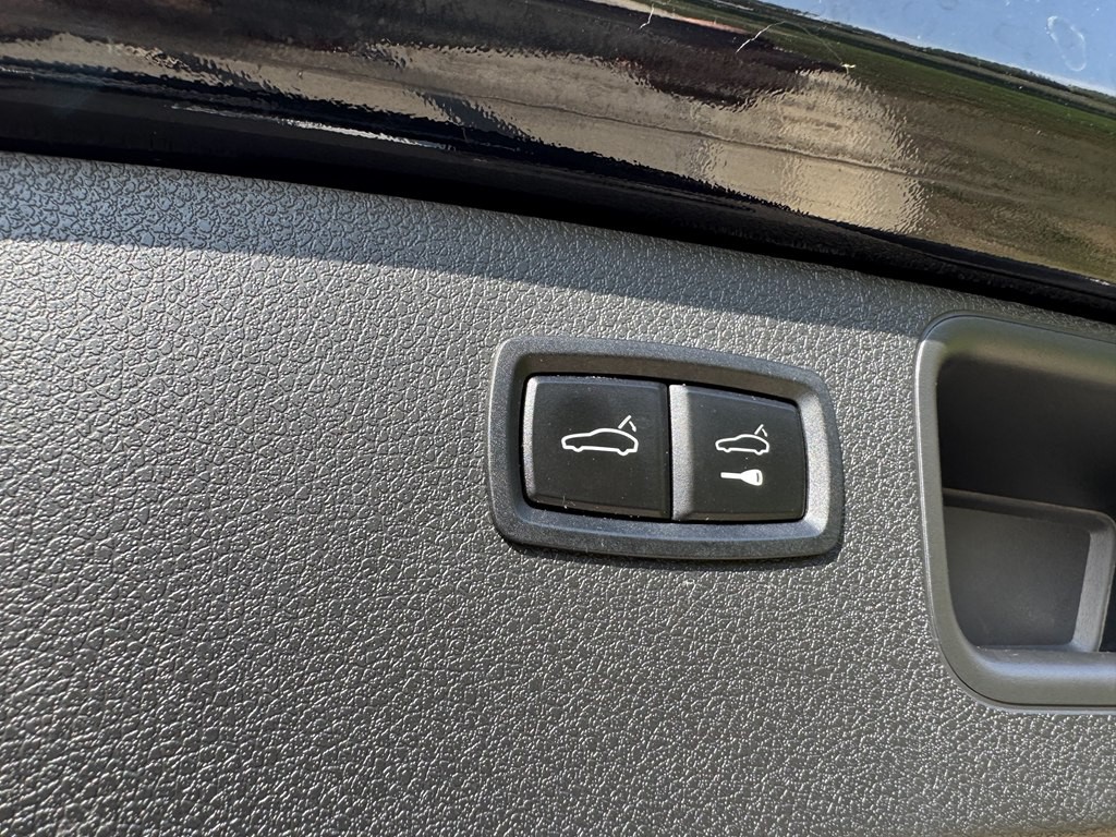 2016 Porsche Macan Image 55