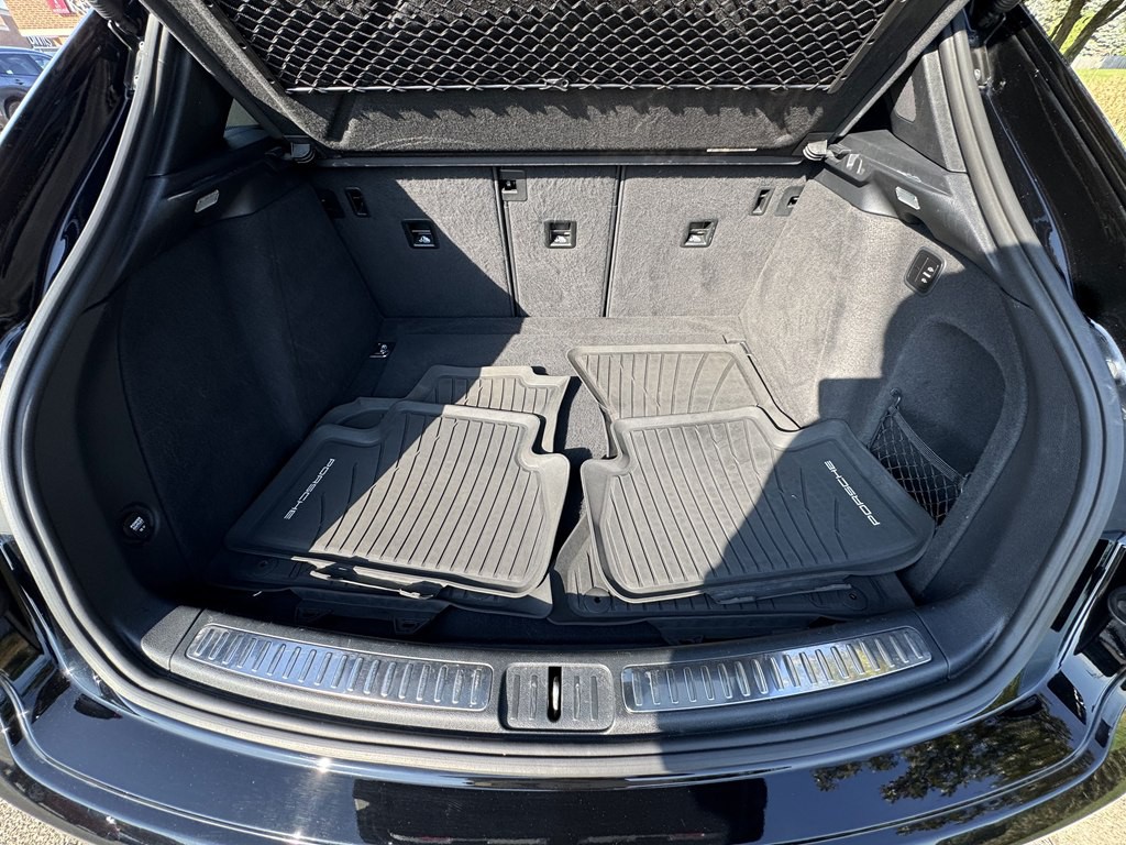 2016 Porsche Macan Image 56