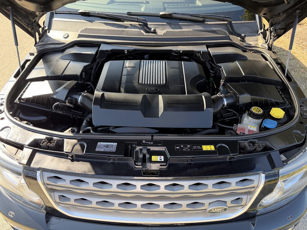 2015 Land Rover LR4 Image 12
