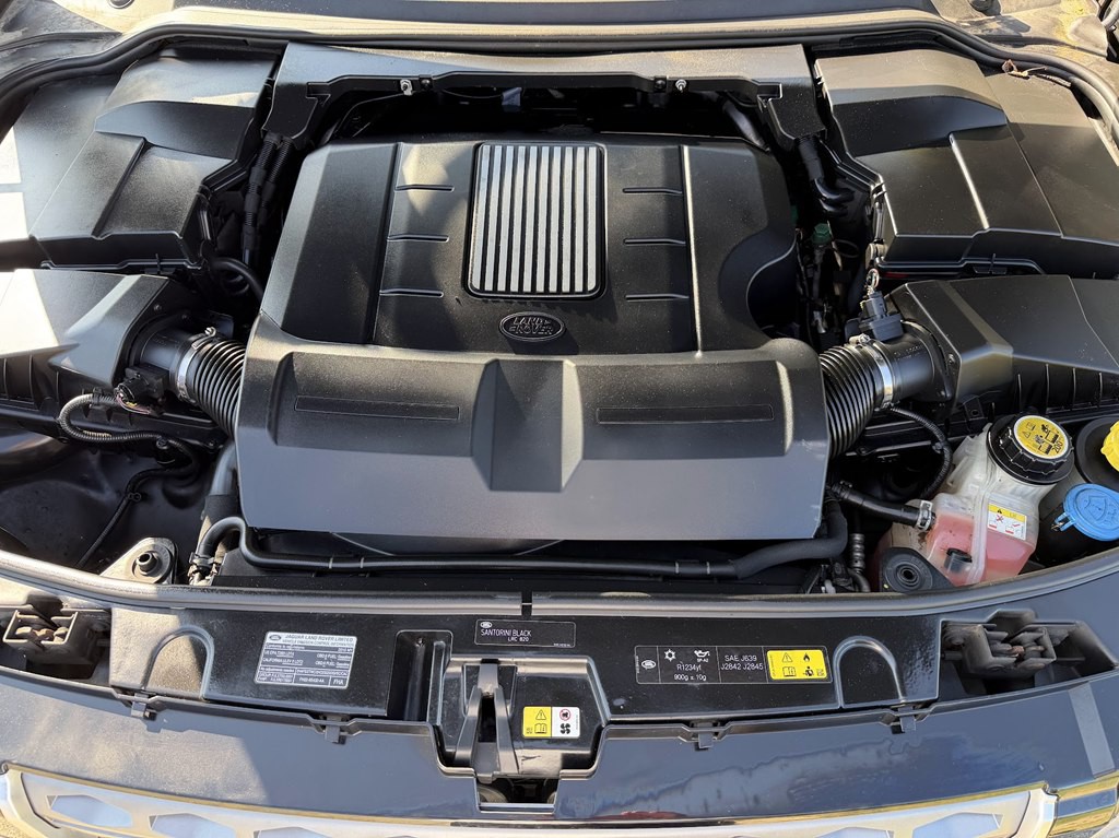 2015 Land Rover LR4 Image 13