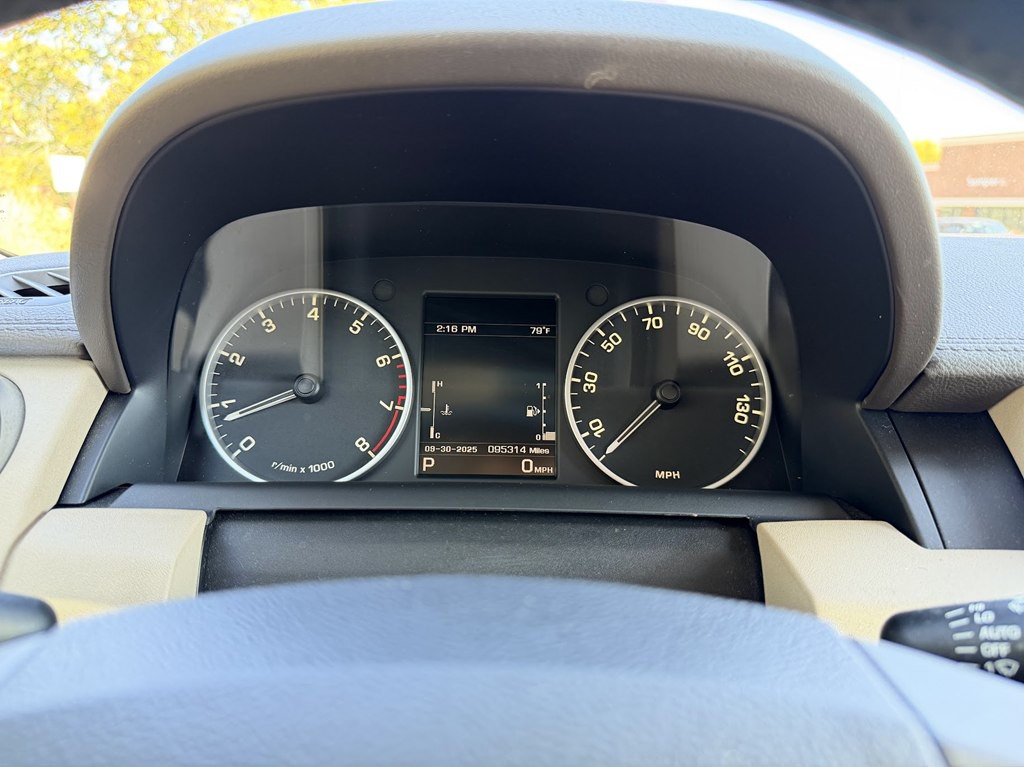 2015 Land Rover LR4 Image 19