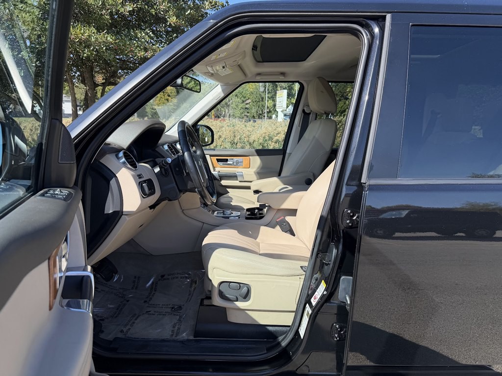 2015 Land Rover LR4 Image 20