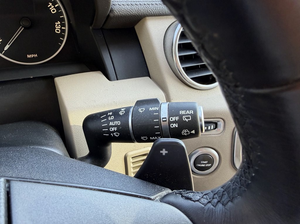 2015 Land Rover LR4 Image 37
