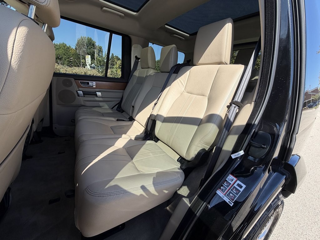 2015 Land Rover LR4 Image 43