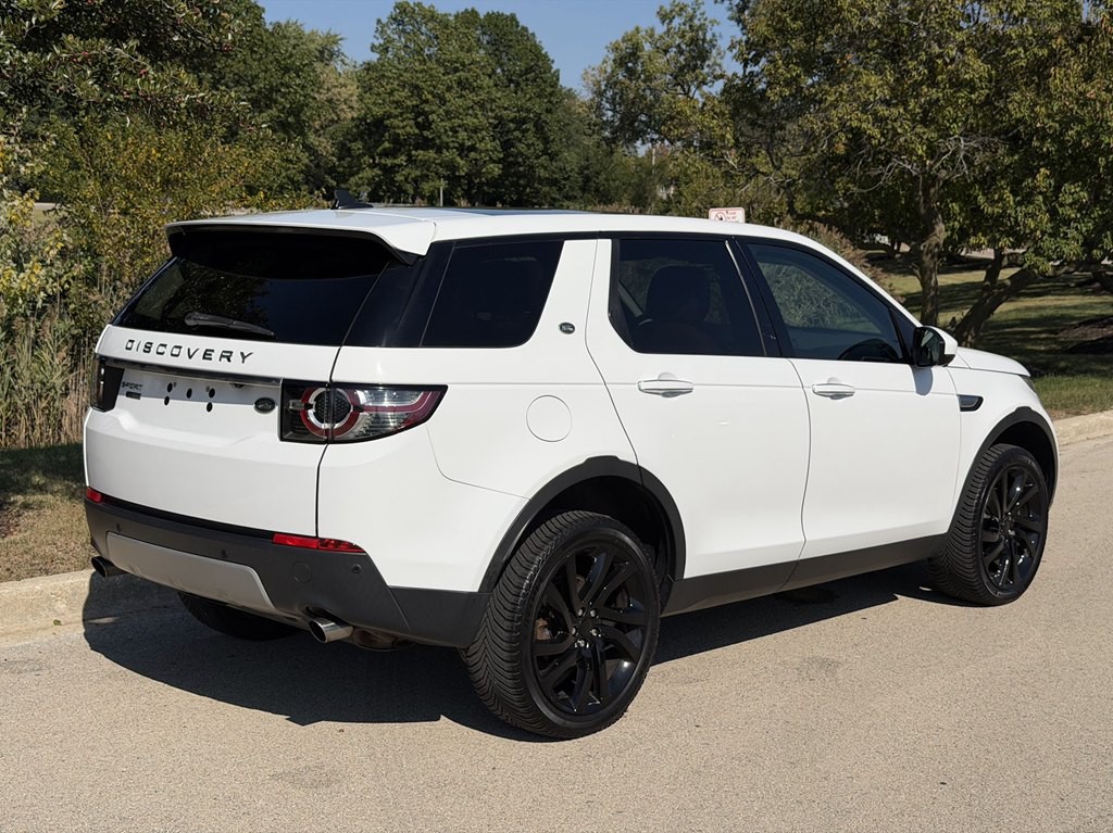 2015 Land Rover Discovery Sport Image 2