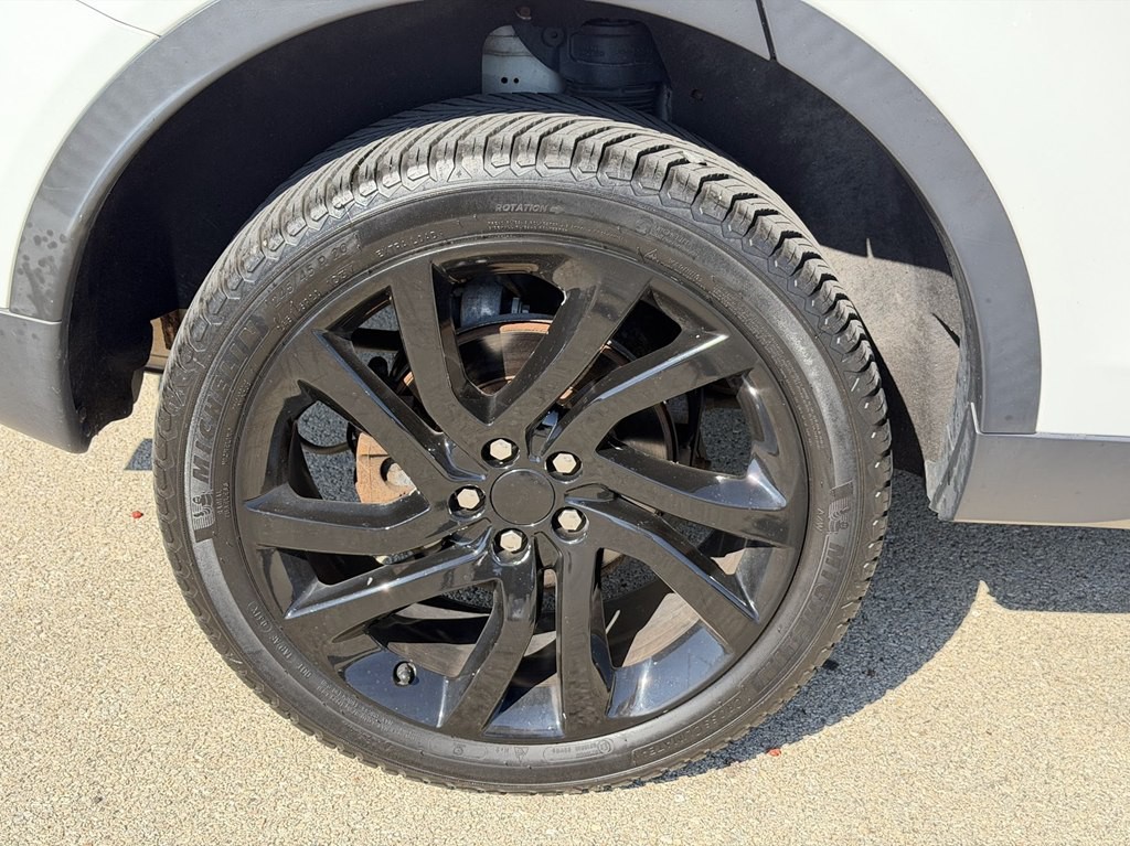 2015 Land Rover Discovery Sport Image 11