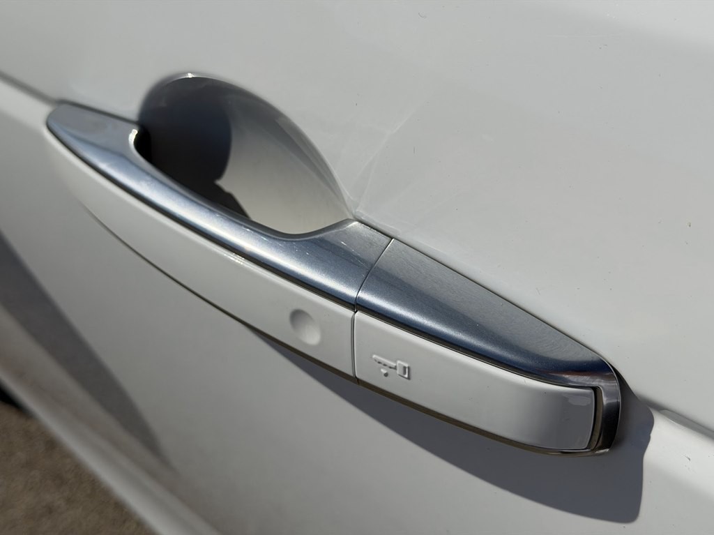 2015 Land Rover Discovery Sport Image 14