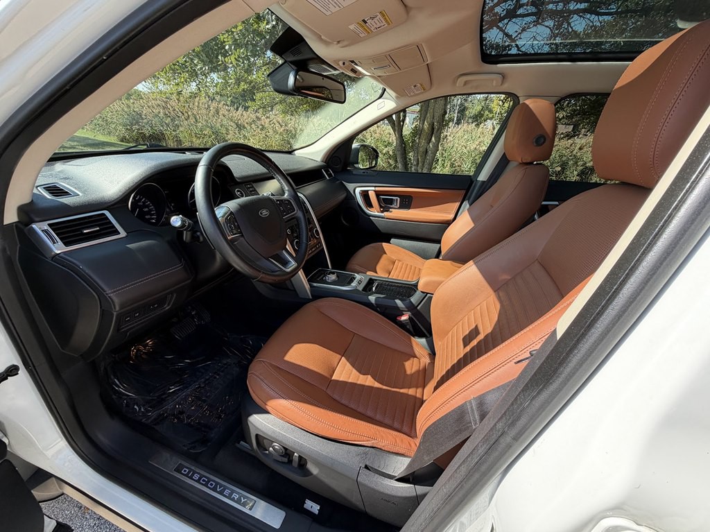 2015 Land Rover Discovery Sport Image 25