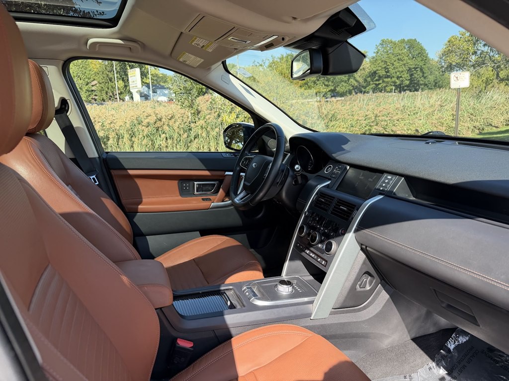2015 Land Rover Discovery Sport Image 28