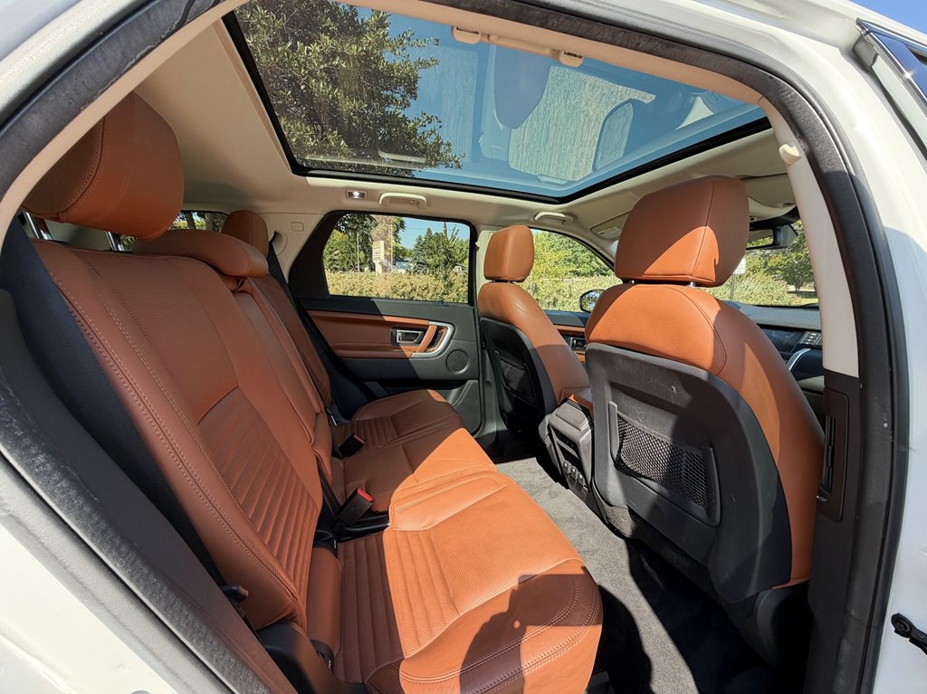2015 Land Rover Discovery Sport Image 32
