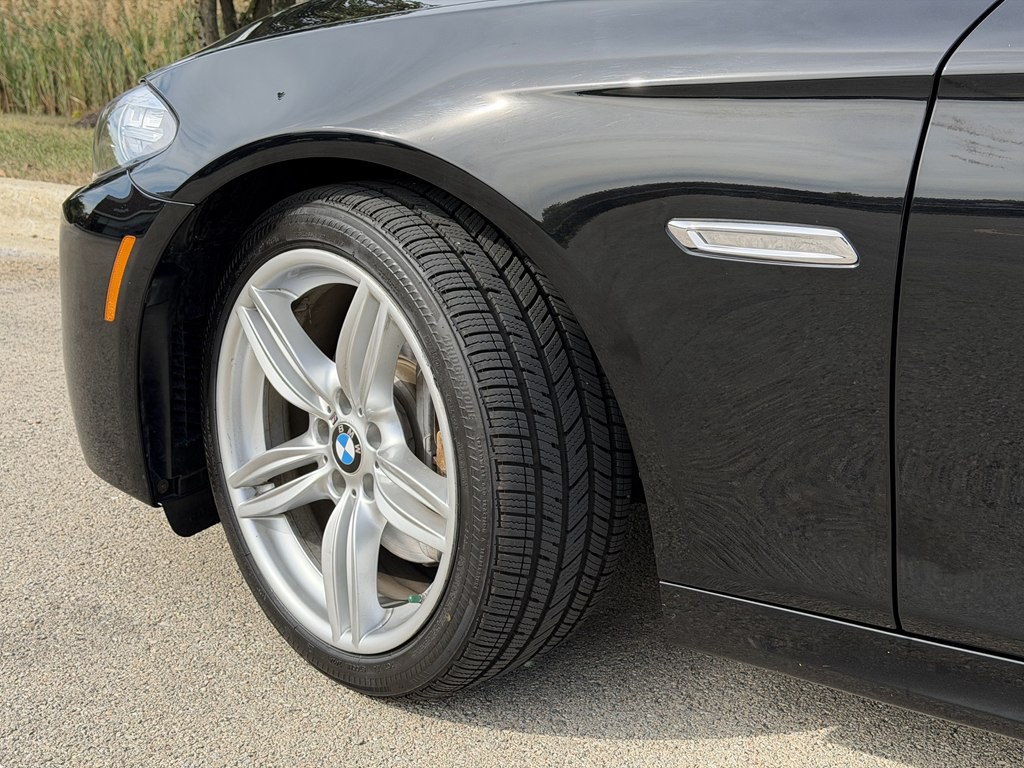 2014 BMW 5 Series Image 9