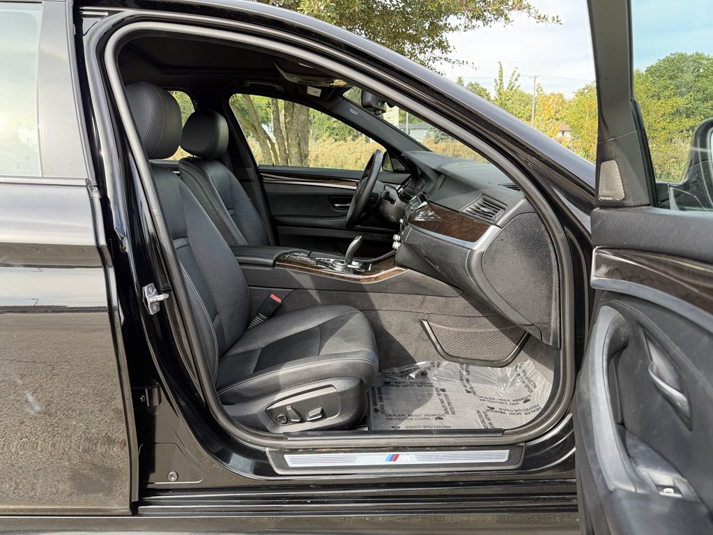 2014 BMW 5 Series Image 24