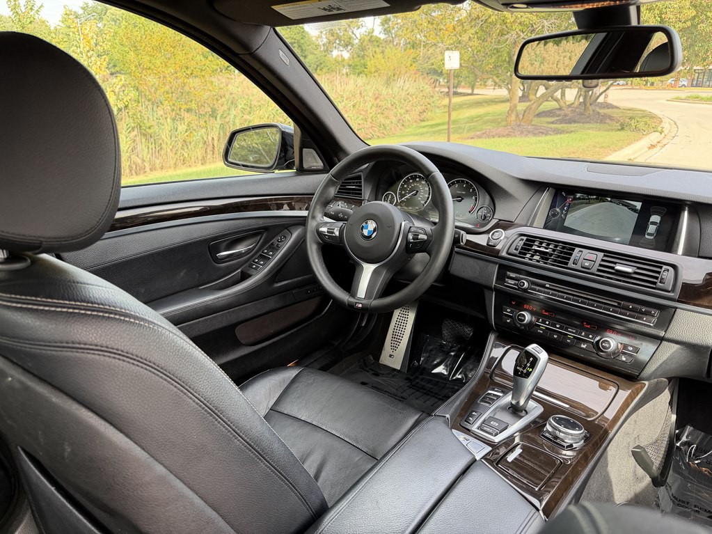 2014 BMW 5 Series Image 25