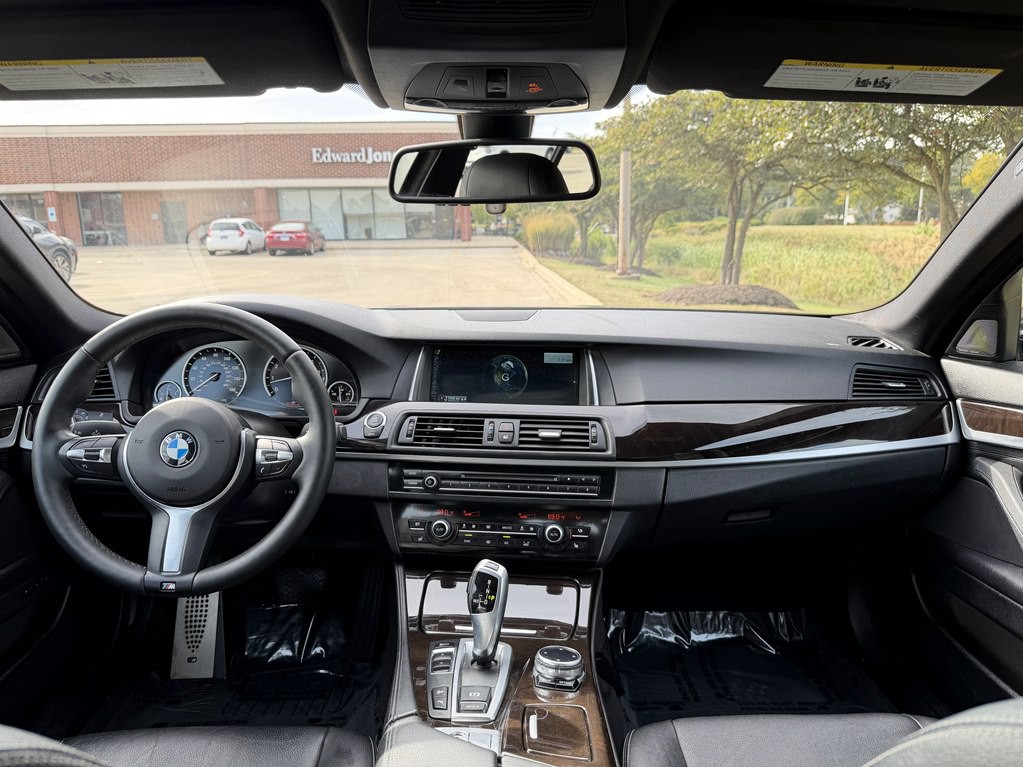2014 BMW 5 Series Image 37