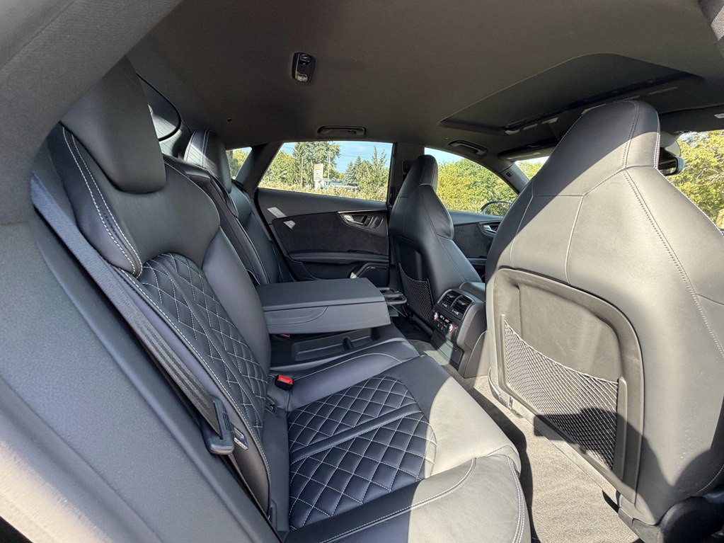 2016 Audi S7 Image 32