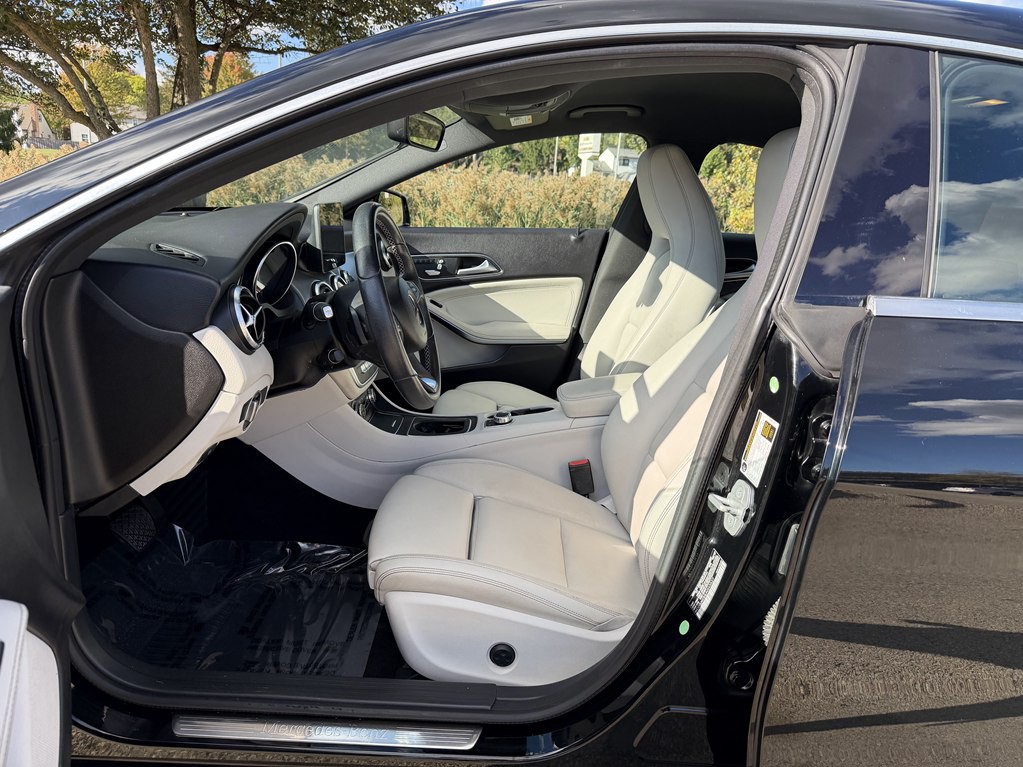 2018 Mercedes-Benz CLA-Class Image 23