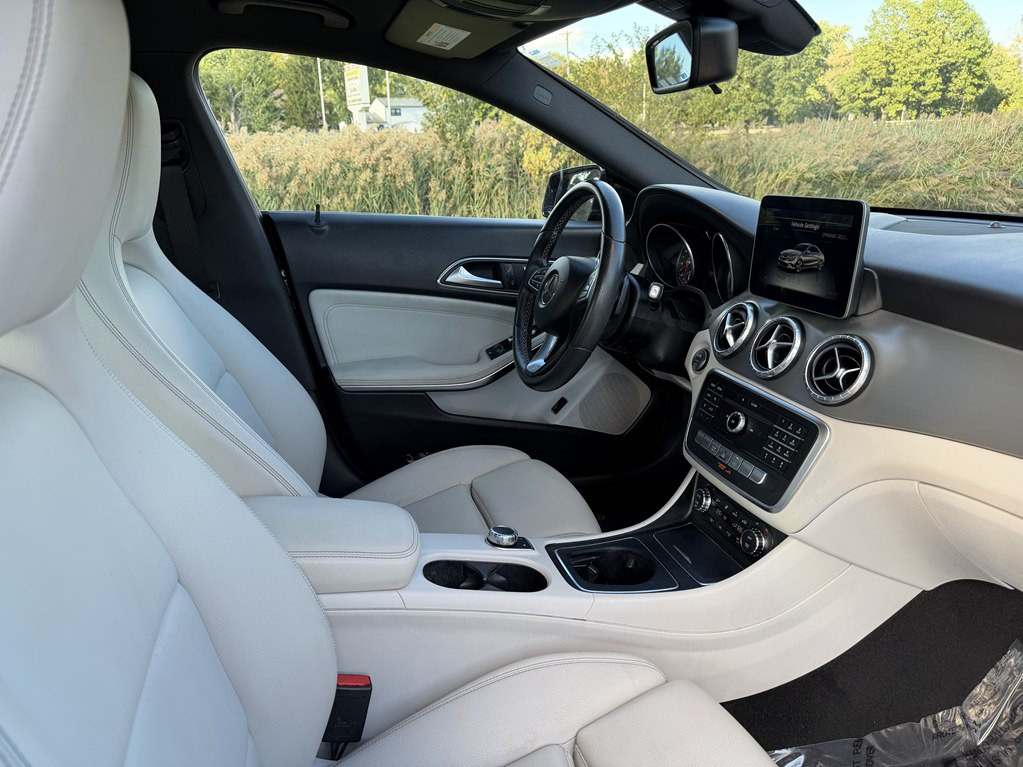 2018 Mercedes-Benz CLA-Class Image 31